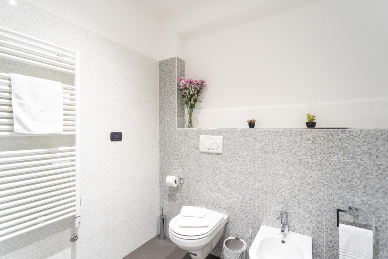 White Flat In Center By Rent * Côme