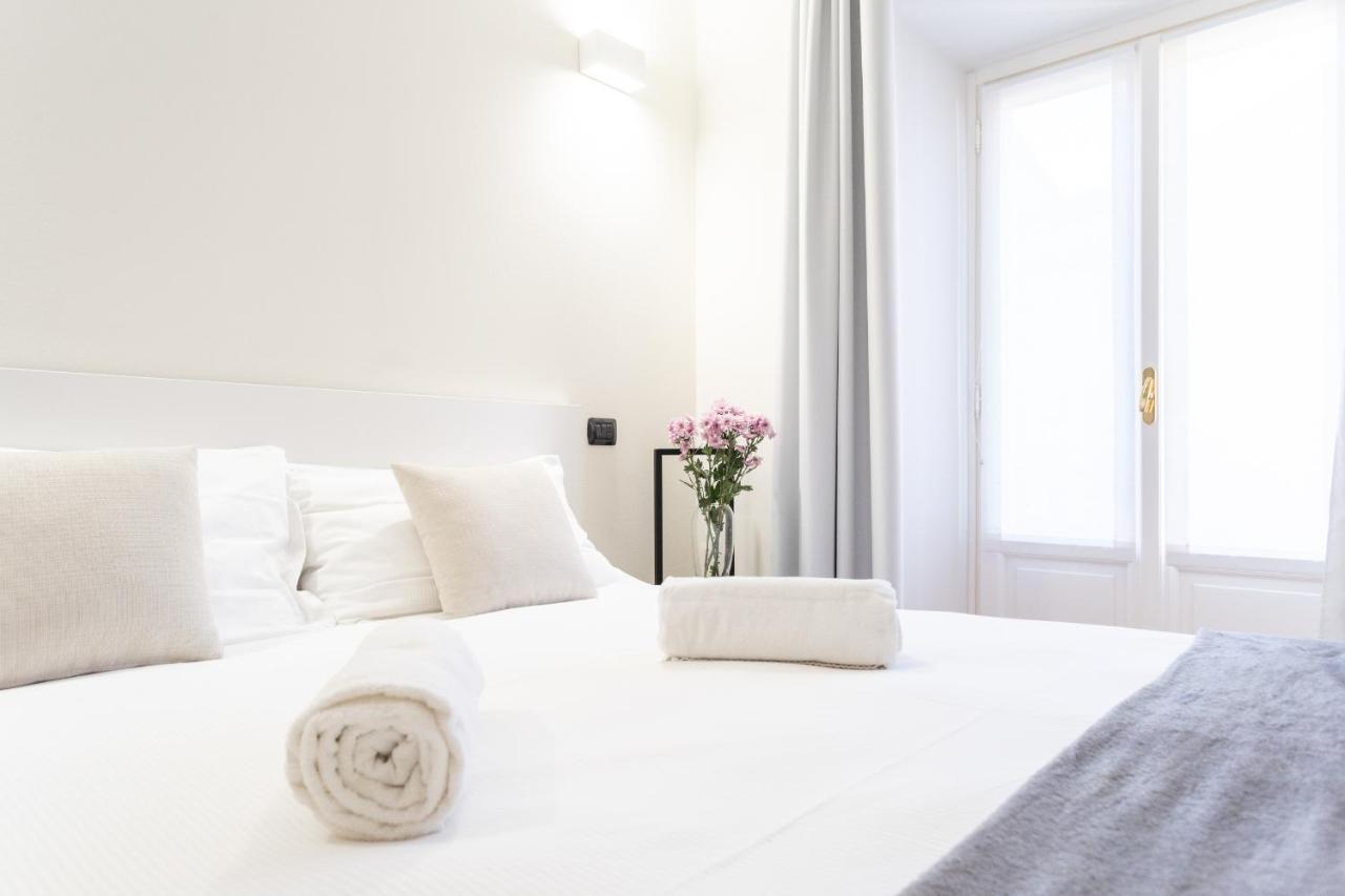 White Flat In Center By Rent Appartement Côme
