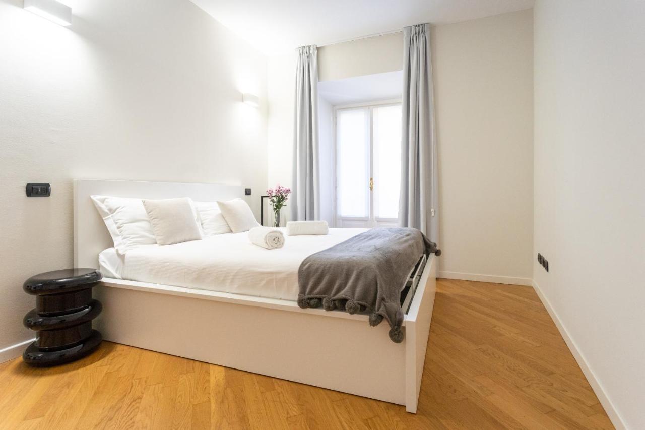 White Flat In Center By Rent Appartement Côme